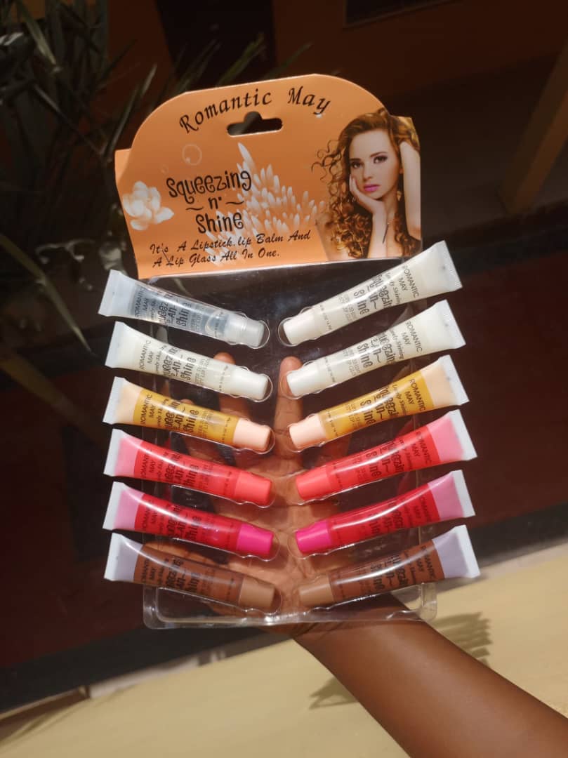 Squeeze and shine lip gloss