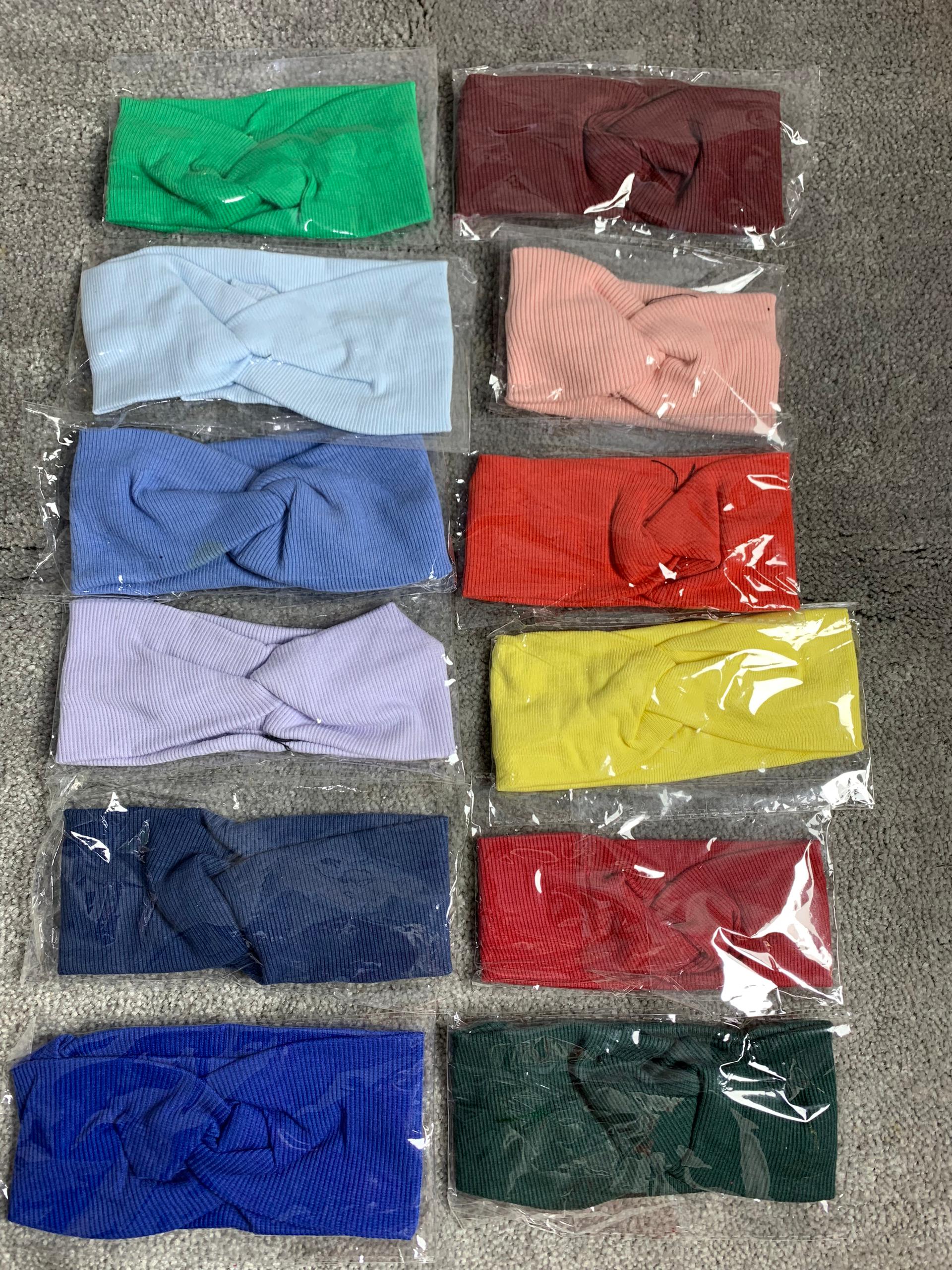 Ribbed twisted headband 