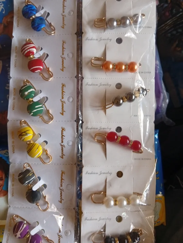 Hijab pin 